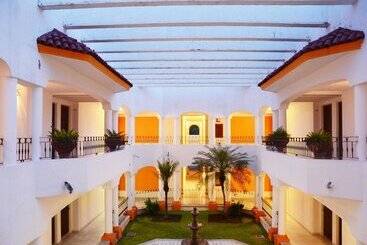 هتل Mision Colima