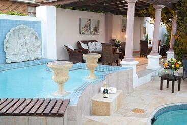 فندق Misty Waves Boutique