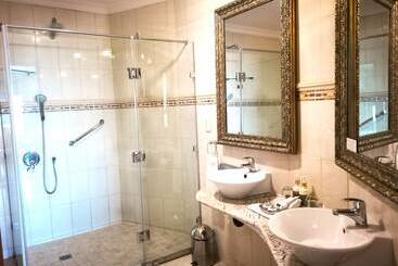فندق Misty Waves Boutique