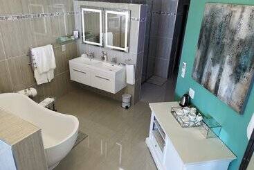 فندق Misty Waves Boutique