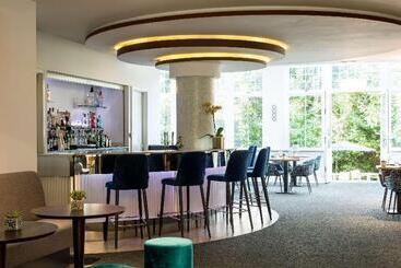هتل Nh London Kensington