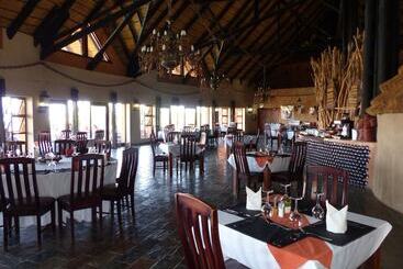 هتل Opuwo Country Lodge