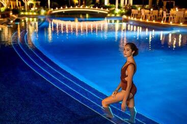 Oriental Hotel Okinawa Resort & Spa