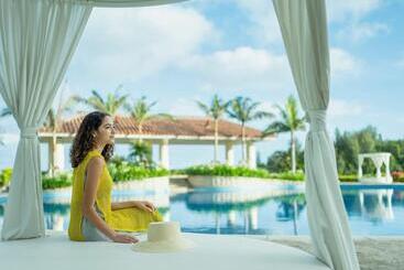 Oriental Hotel Okinawa Resort & Spa