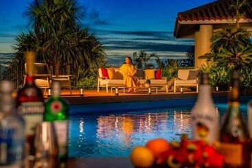 Oriental Hotel Okinawa Resort & Spa
