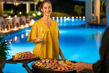 Oriental Hotel Okinawa Resort & Spa