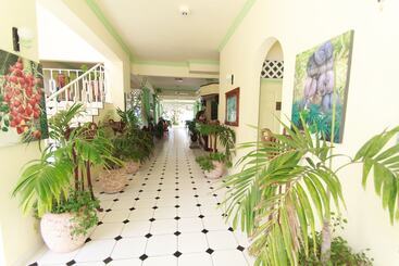 هتل Palm Beach