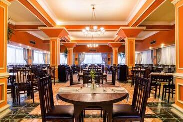 هتل Eagles Paradise Abu Soma Resort