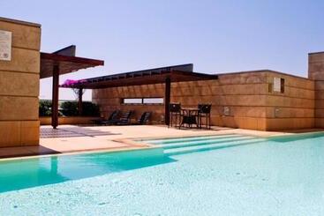 هتل Raphael Suites