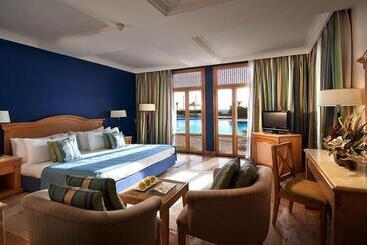 هتل Reef Oasis Blue Bay Resort & Spa