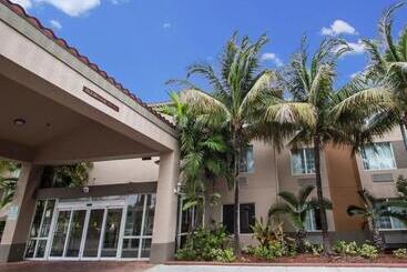 هتل Sleep Inn & Suites Ft. Lauderdale International Airport