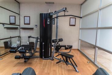 هتل Trinitarias Suites