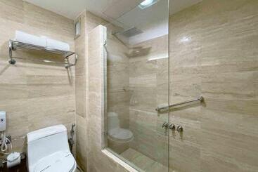 هتل Trinitarias Suites
