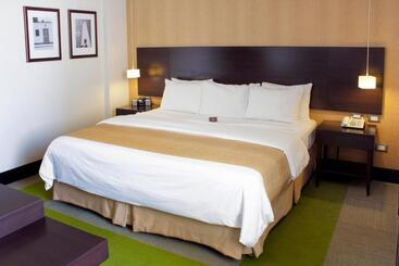 هتل Trinitarias Suites