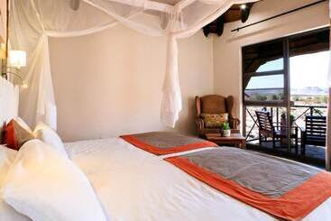 Hotel Twyfelfontein Country Lodge