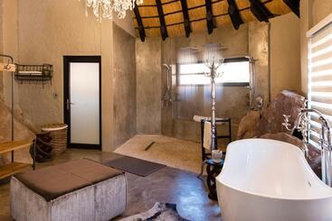 Hotel Twyfelfontein Country Lodge