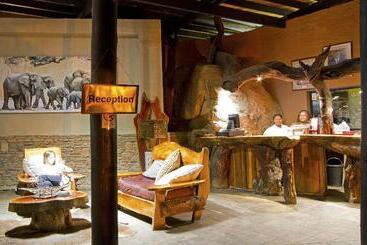 Hotel Twyfelfontein Country Lodge