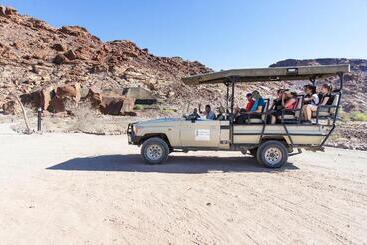 Hotel Twyfelfontein Country Lodge
