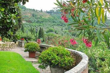 هتل Villa Maria