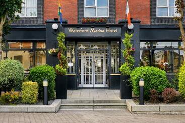 هتل Waterford Marina