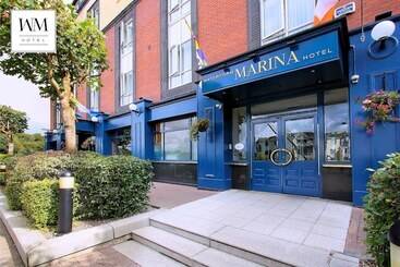 هتل Waterford Marina
