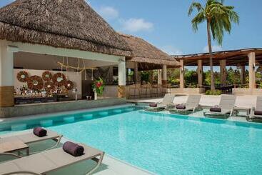 استراحتگاه Dreams Aventuras Riviera Maya   All Inclusive