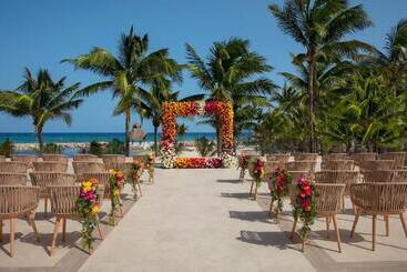 استراحتگاه Dreams Aventuras Riviera Maya   All Inclusive