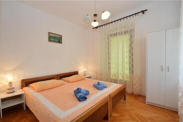 Apartments By The Sea Mali Losinj    12634 - Veli Losinj