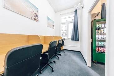 هاستل Maze Backpackers   Sydney