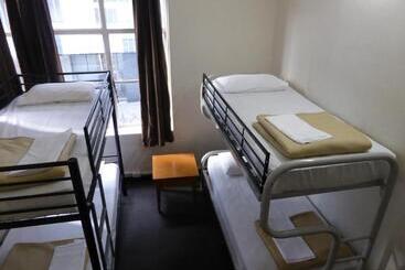 هاستل Maze Backpackers   Sydney