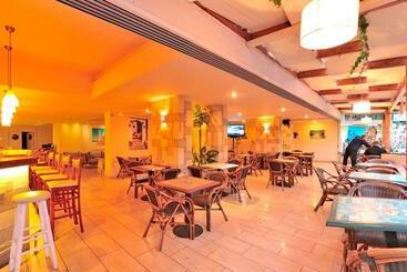 Carina Hotel