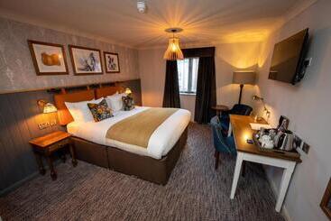 Ely Hotel By Chef & Brewer Collection