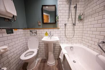 Ely Hotel By Chef & Brewer Collection