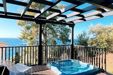 هتل Aegean Suites, Santikos Collection