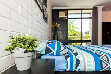 هتل Billabong Backpackers Resort