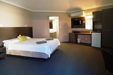 هتل Bluestone Motor Inn