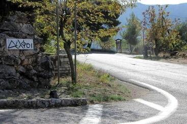هتل Castri