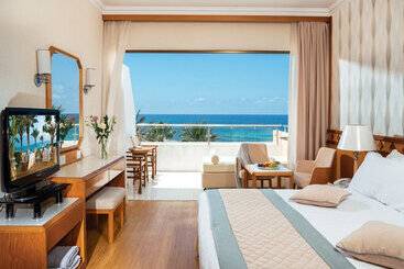 هتل Constantinou Bros Pioneer Beach