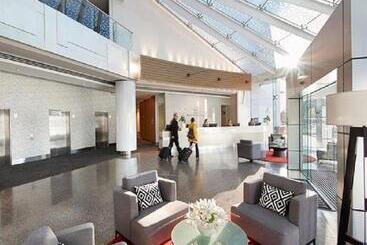 هتل Crown Promenade Perth