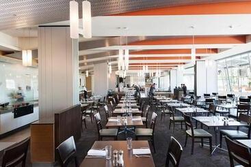 هتل Crown Promenade Perth