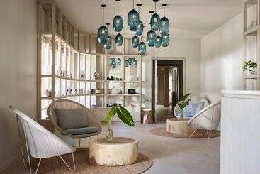 فندق Crystalbrook Byron