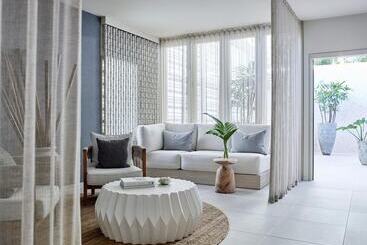 فندق Crystalbrook Byron