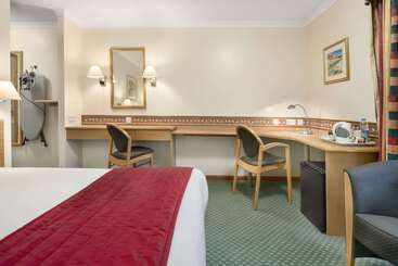 هتل Days Inn By Wyndham Donington