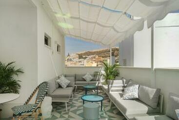 هتل Dormirdcine Alicante