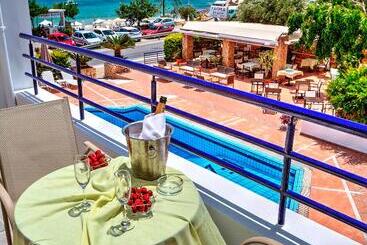 בית מלון כפרי Faedra Beach