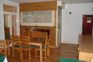 هتل Gainsborough Lodge