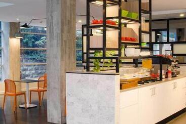 هتل Ibis Budget Sydney East