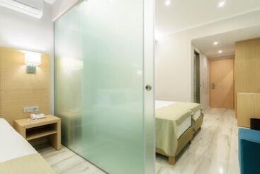 هتل Karras Grande Resort