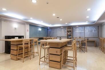 هتل Karras Grande Resort