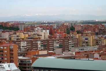 هتل Lcb  Fuenlabrada New